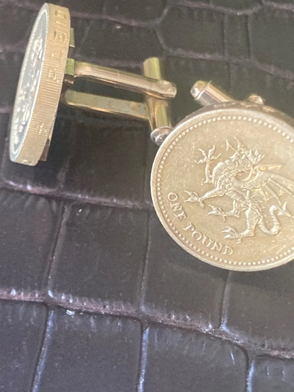 🇬🇧 British £1 Coin Cufflinks – Welsh Dragon | Vintage Sterling Look